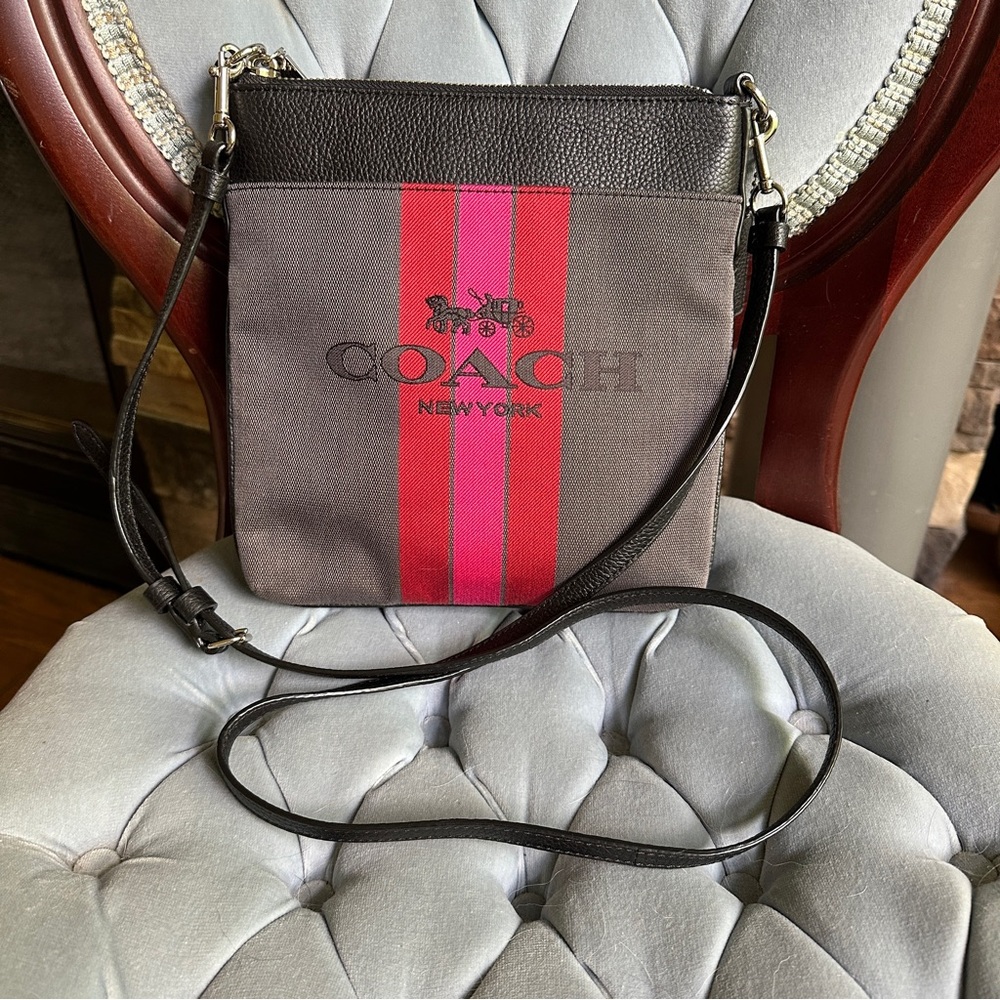 Coach Horse and Carriage Kitt Crossbody w/Hangtag Pink, Red, Gray Stripe
